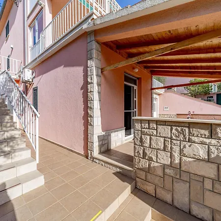 Adriatic Sea View Retreat Gora アパート