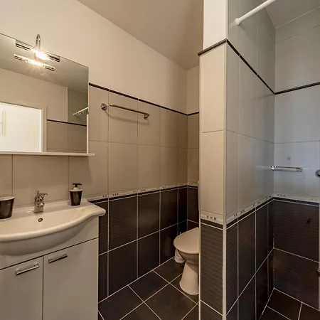 Adriatic Sea View Retreat Gora アパート