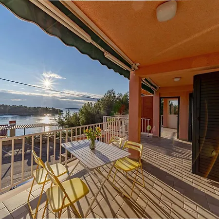 Adriatic Sea View Retreat Gora 아파트