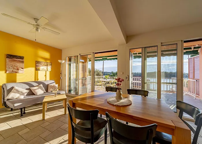 Adriatic Sea View Retreat Gora 아파트 *