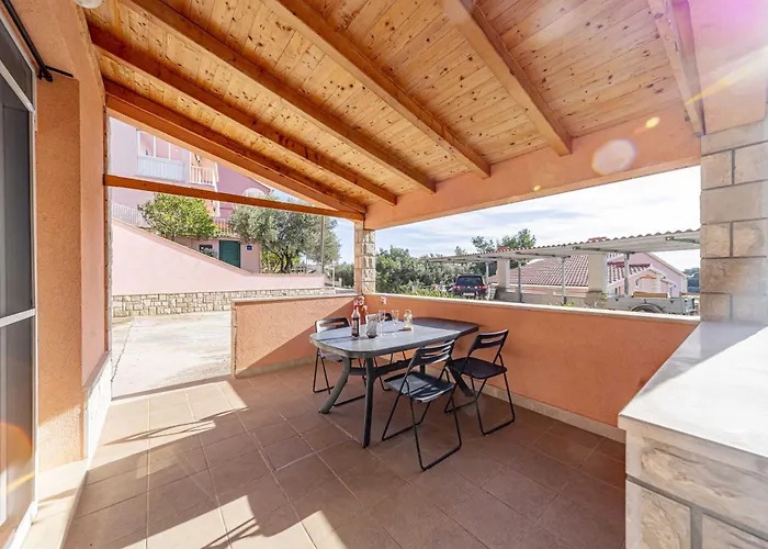 Adriatic Sea View Retreat Gora 아파트